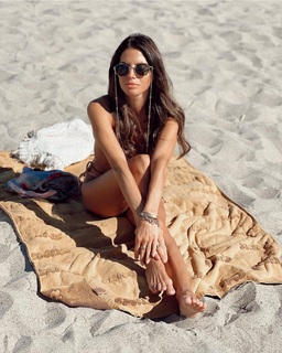 Weronika Rosati feet photo thumbnail