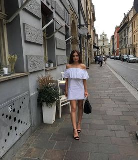 Weronika Sowa feet photo thumbnail