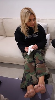 Weronika Sowa feet photo thumbnail