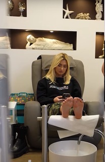 Weronika Sowa feet photo thumbnail