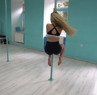 Weronika Sowa feet photo thumbnail