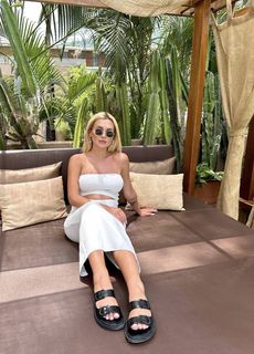 Weronika Sowa feet photo thumbnail