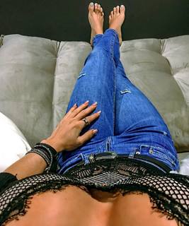 Whendy Tavares feet photo thumbnail