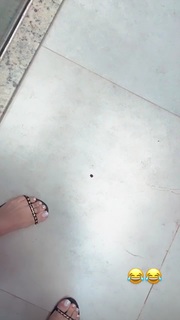 Whendy Tavares feet photo thumbnail