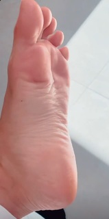 Whendy Tavares feet photo thumbnail