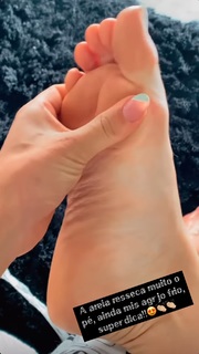 Whendy Tavares feet photo thumbnail
