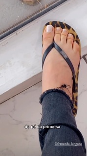Whendy Tavares feet photo thumbnail