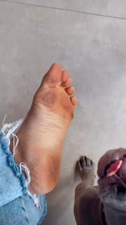 Whendy Tavares feet photo thumbnail