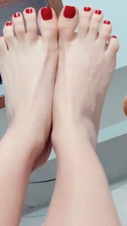 Whendy Tavares feet photo thumbnail