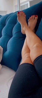 Whendy Tavares feet photo thumbnail