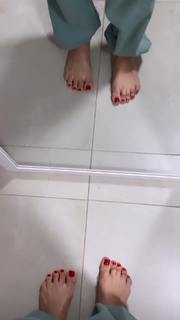 Whendy Tavares feet photo thumbnail