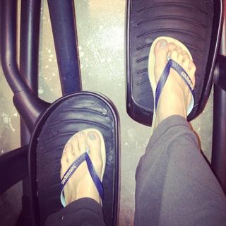 Whitney Cummings feet photo thumbnail