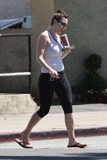 Whitney Cummings feet photo thumbnail