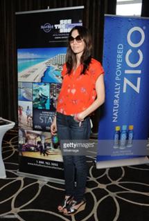 Whitney Cummings feet photo thumbnail