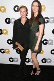 Whitney Cummings feet photo thumbnail