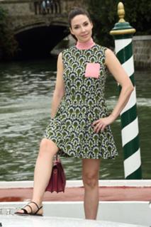 Whitney Cummings feet photo thumbnail