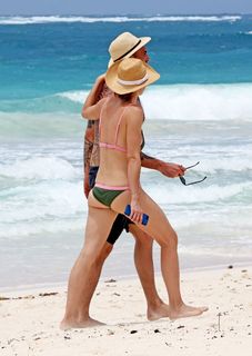 Whitney Cummings feet photo thumbnail