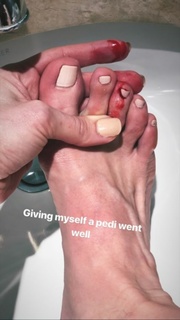 Whitney Cummings feet photo thumbnail