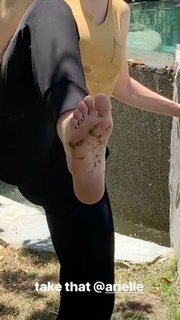 Whitney Cummings feet photo thumbnail