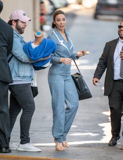 Whitney Cummings feet photo thumbnail
