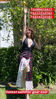 Whitney Cummings feet photo thumbnail