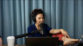 Whitney Cummings feet photo thumbnail