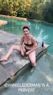 Whitney Cummings feet photo thumbnail