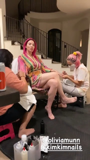 Whitney Cummings feet photo thumbnail