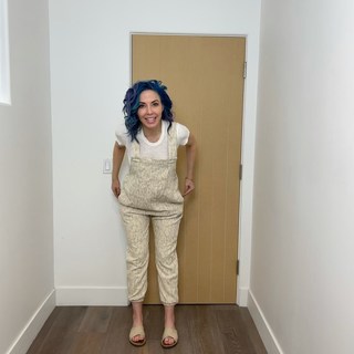 Whitney Cummings feet photo thumbnail