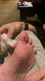 Whitney Cummings feet photo thumbnail