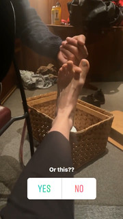 Whitney Cummings feet photo thumbnail