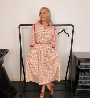 Whitney Cummings feet photo thumbnail