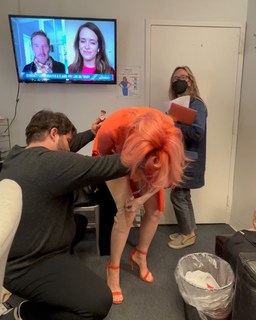 Whitney Cummings feet photo thumbnail