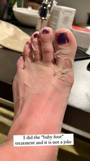 Whitney Cummings feet photo thumbnail