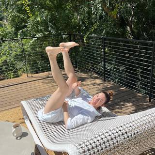 Whitney Cummings feet photo thumbnail