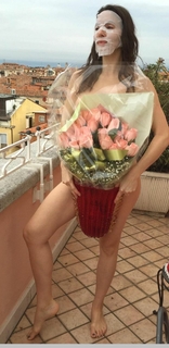 Whitney Cummings feet photo thumbnail