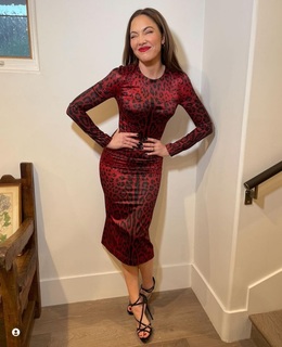 Whitney Cummings feet photo thumbnail