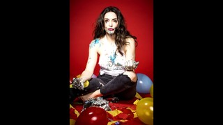 Whitney Cummings feet photo thumbnail