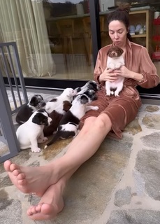 Whitney Cummings feet photo thumbnail