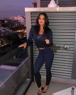Whitney Johns feet photo 10