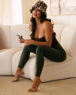 Whitney Johns feet photo 7