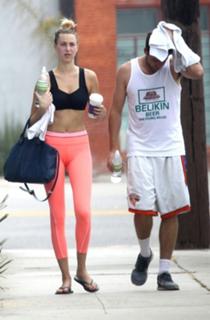 Whitney Port feet photo thumbnail