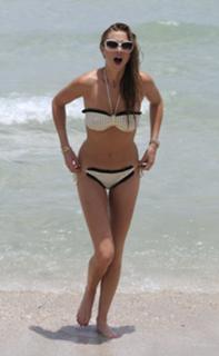 Whitney Port feet photo thumbnail