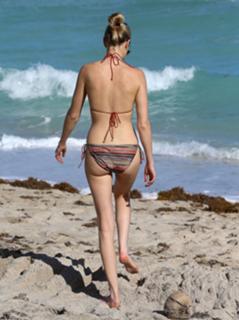 Whitney Port feet photo thumbnail