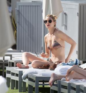 Whitney Port feet photo thumbnail