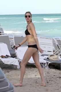 Whitney Port feet photo thumbnail