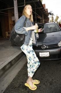 Whitney Port feet photo thumbnail
