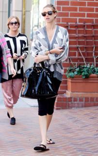 Whitney Port feet photo thumbnail