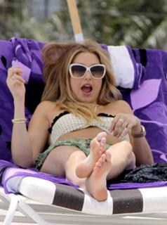 Whitney Port feet photo thumbnail