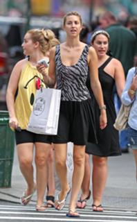 Whitney Port feet photo thumbnail